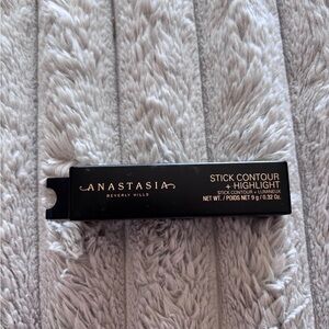 Anastasia Beverly Hills Contour Highlight Stick in shadow